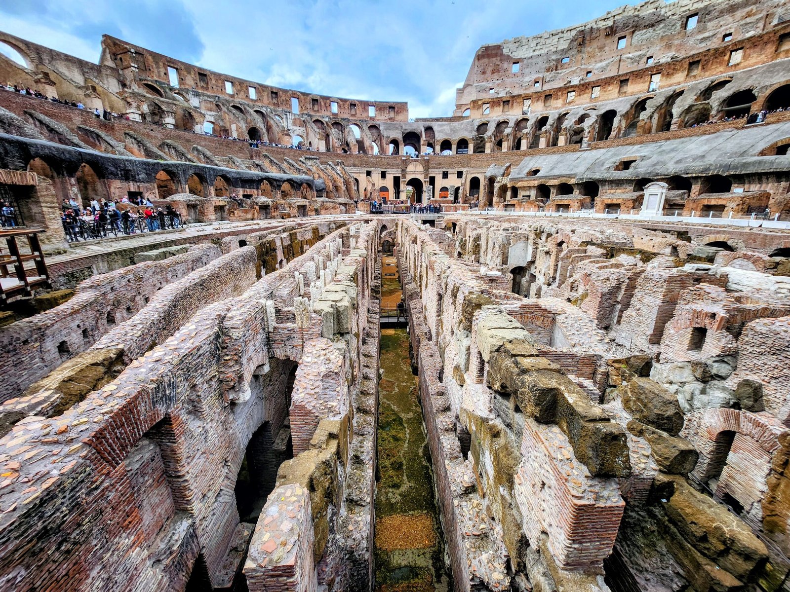 DIY Travel vs Guided Tours: How To Choose the Right Style for Your Trip